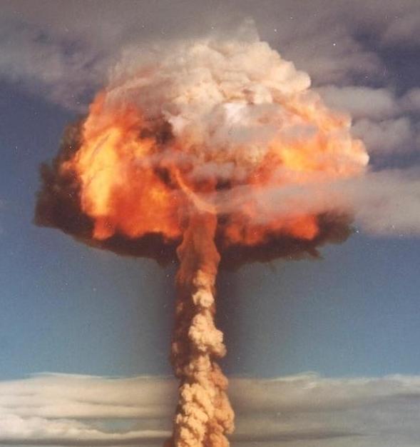 日本右翼一语惊人：若中国核弹造成日本几百万人死亡，那剩下的1亿日本人将开始反击。