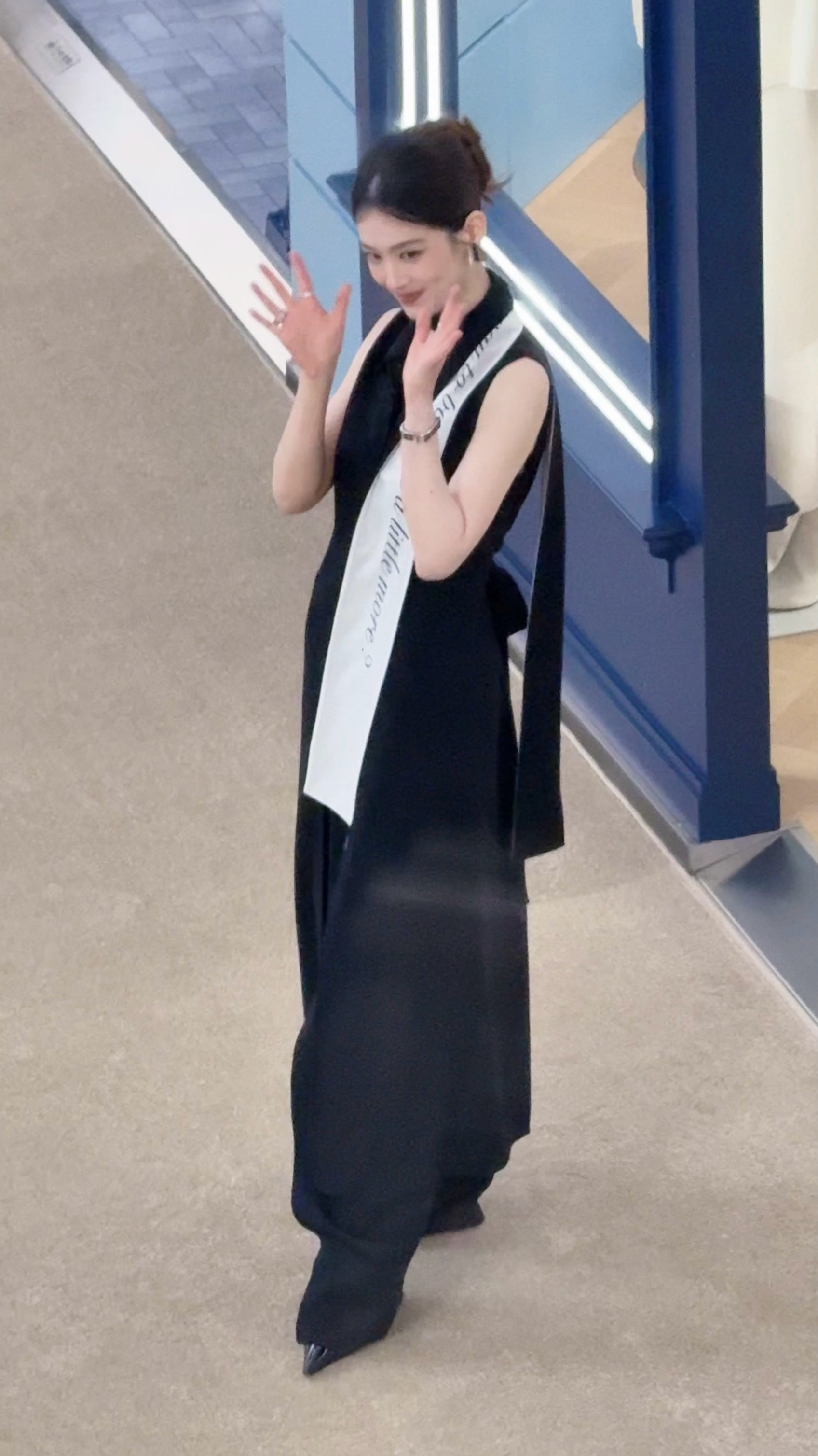 陈昊宇生图好能打不靠浓妆艳抹，反而更突出了五官优势，真正的美女越简单越能打。