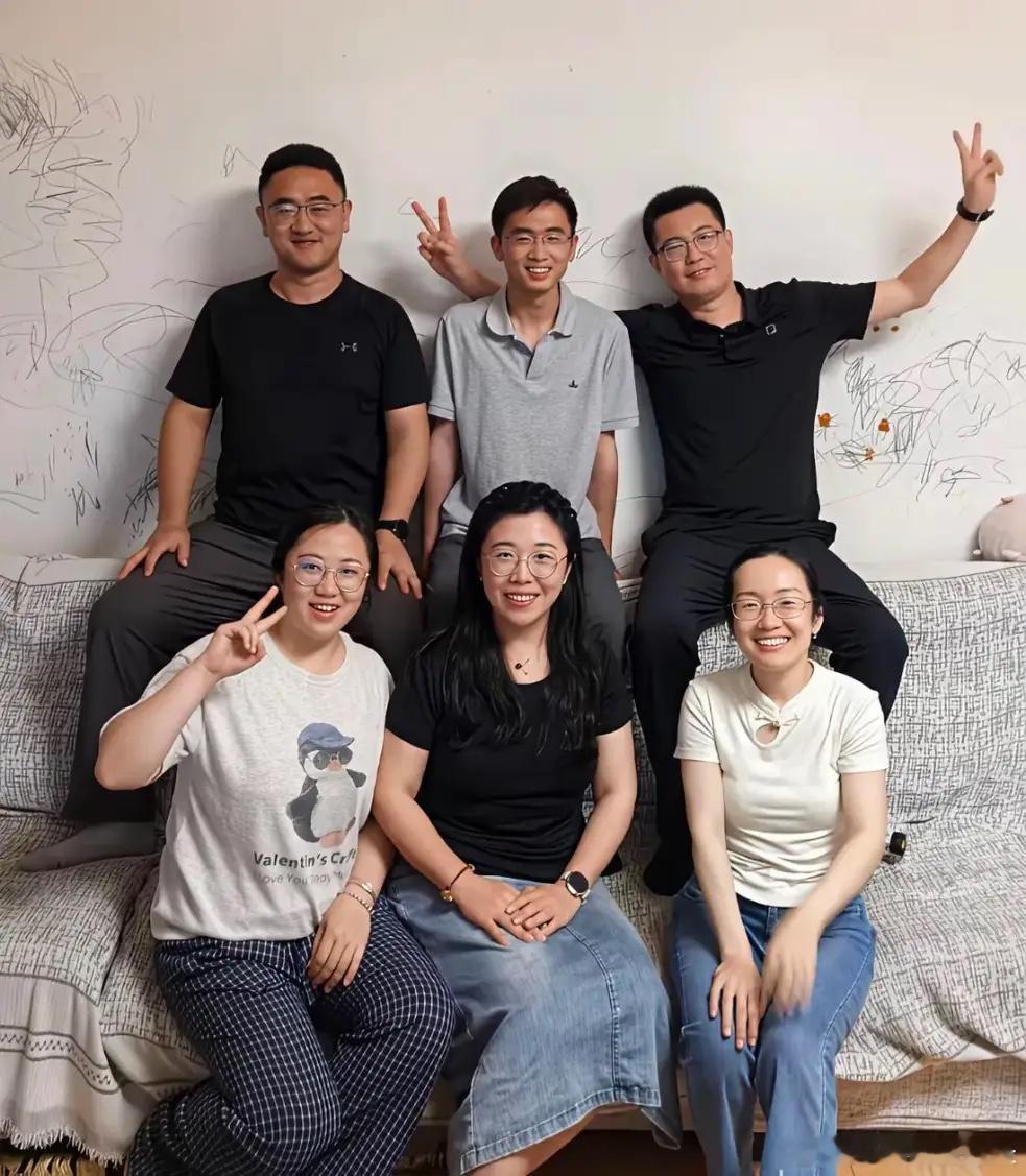 三对夫妻，哪对更有夫妻相？