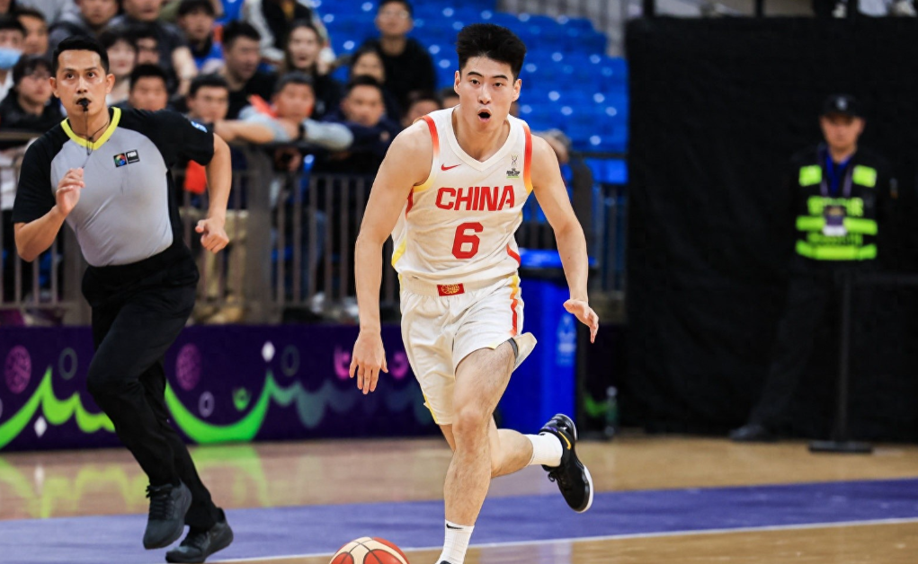 男篮亚洲杯中国男篮和韩国男篮在1/4决赛对阵，最终中国男篮79比71取胜，晋级4