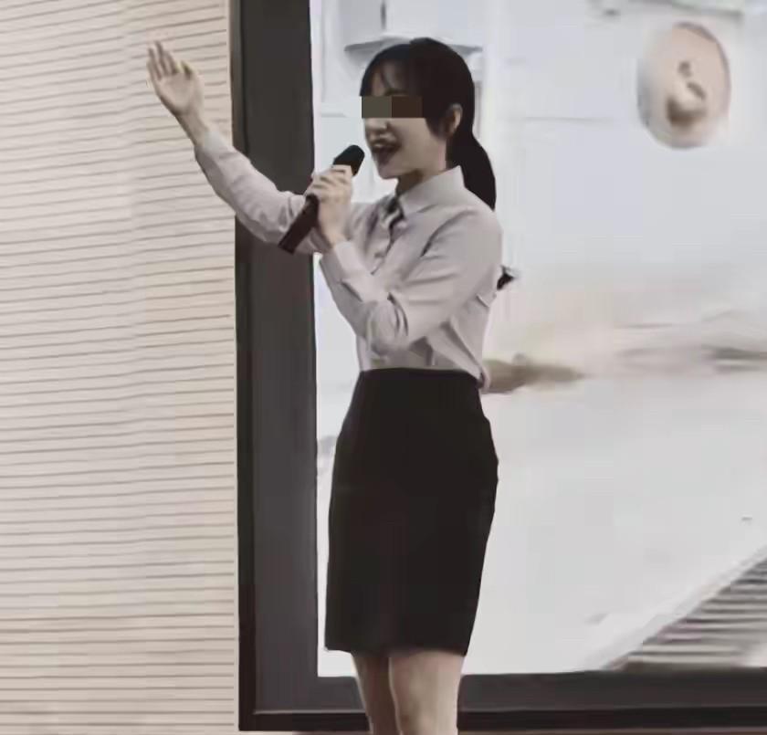 男子驾车失误致女友截瘫！女方黑历史被扒，惨遭网暴。男方发声宁愿接受判决也不和她结