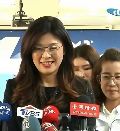 中国大陆对郑丽文有何期待？1月20日，郑丽文在拜访马英九时透露：将出席北京1月