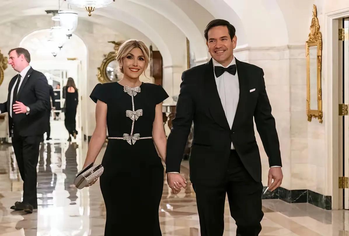 第一次刷到美国国务卿鲁比奥的妻子珍妮特，感觉她是那种低调但很有故事的人。她