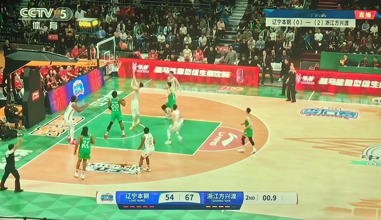 抱摔也没用！浙江广厦只用一节就打花了辽宁本钢！在第一节落后7分的情况下，第一节赢
