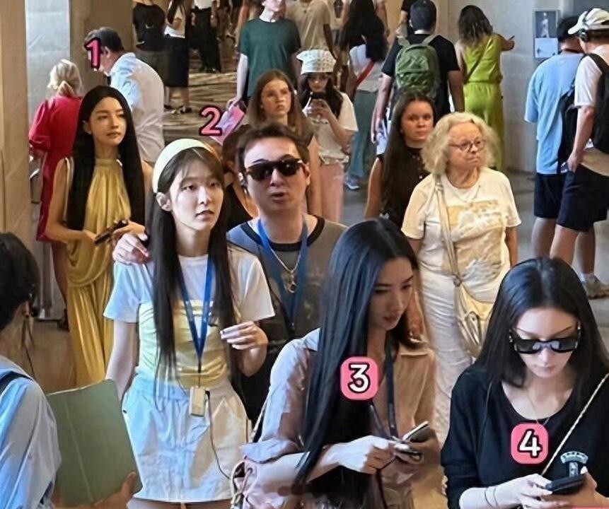 🔥38岁王思聪巴黎现身KTV，被多位美女环绕满脸倦容网传王思聪现身法国巴黎KT