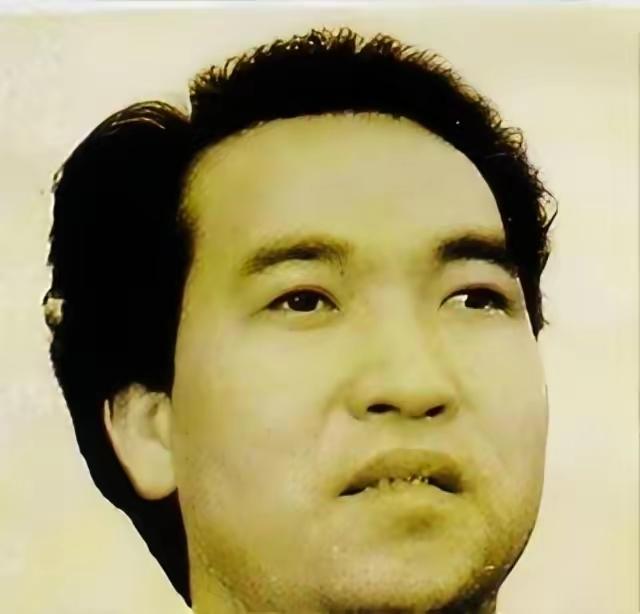 1991年，广东男子赵泰来，放弃中国国籍，转头加入英国。在英国，他打扮成乞丐，四