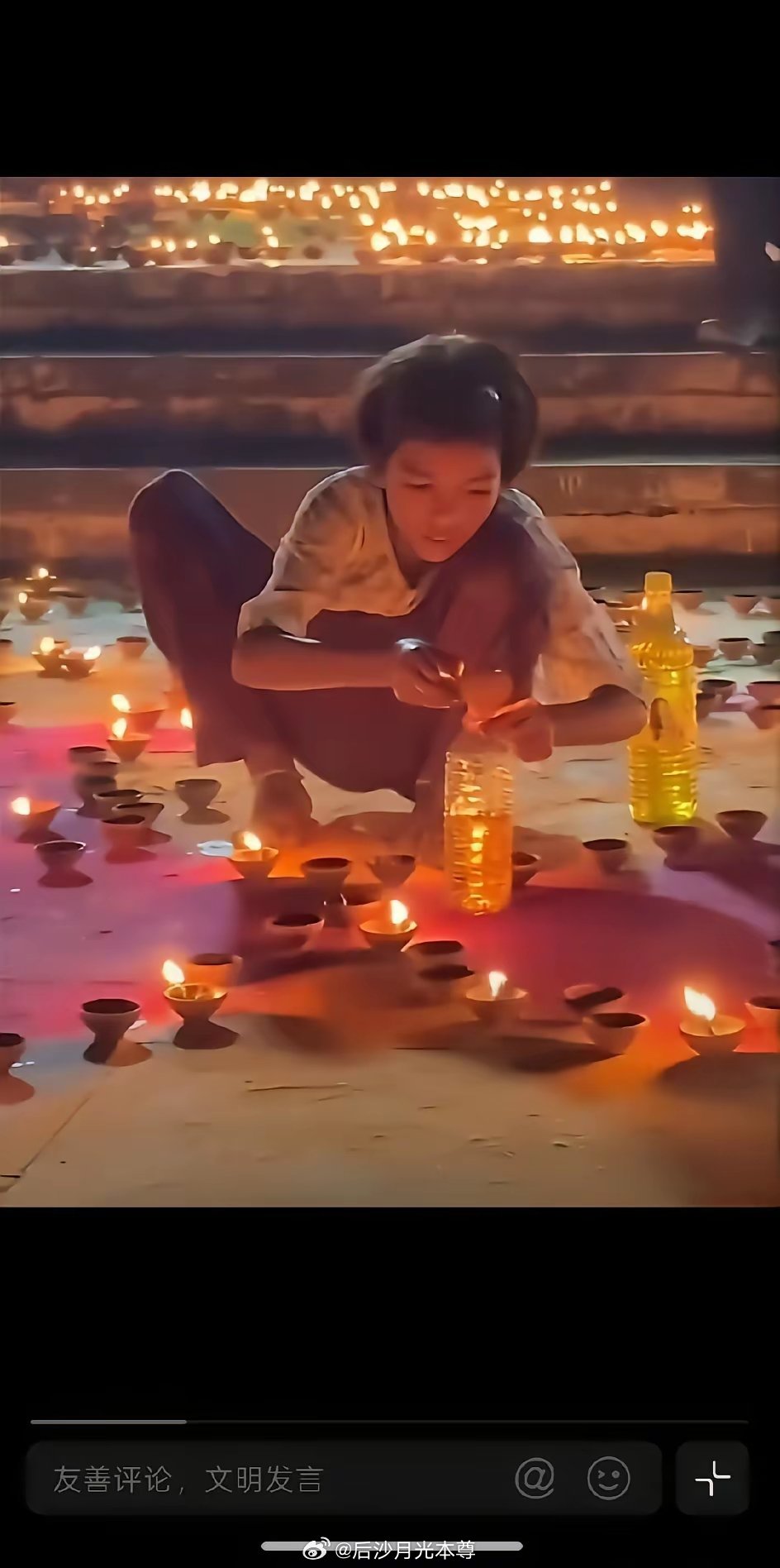 9月17日，莫迪生日，印度各地广场为他点灯庆祝生日，祝他洪福齐天。活动结束后，许