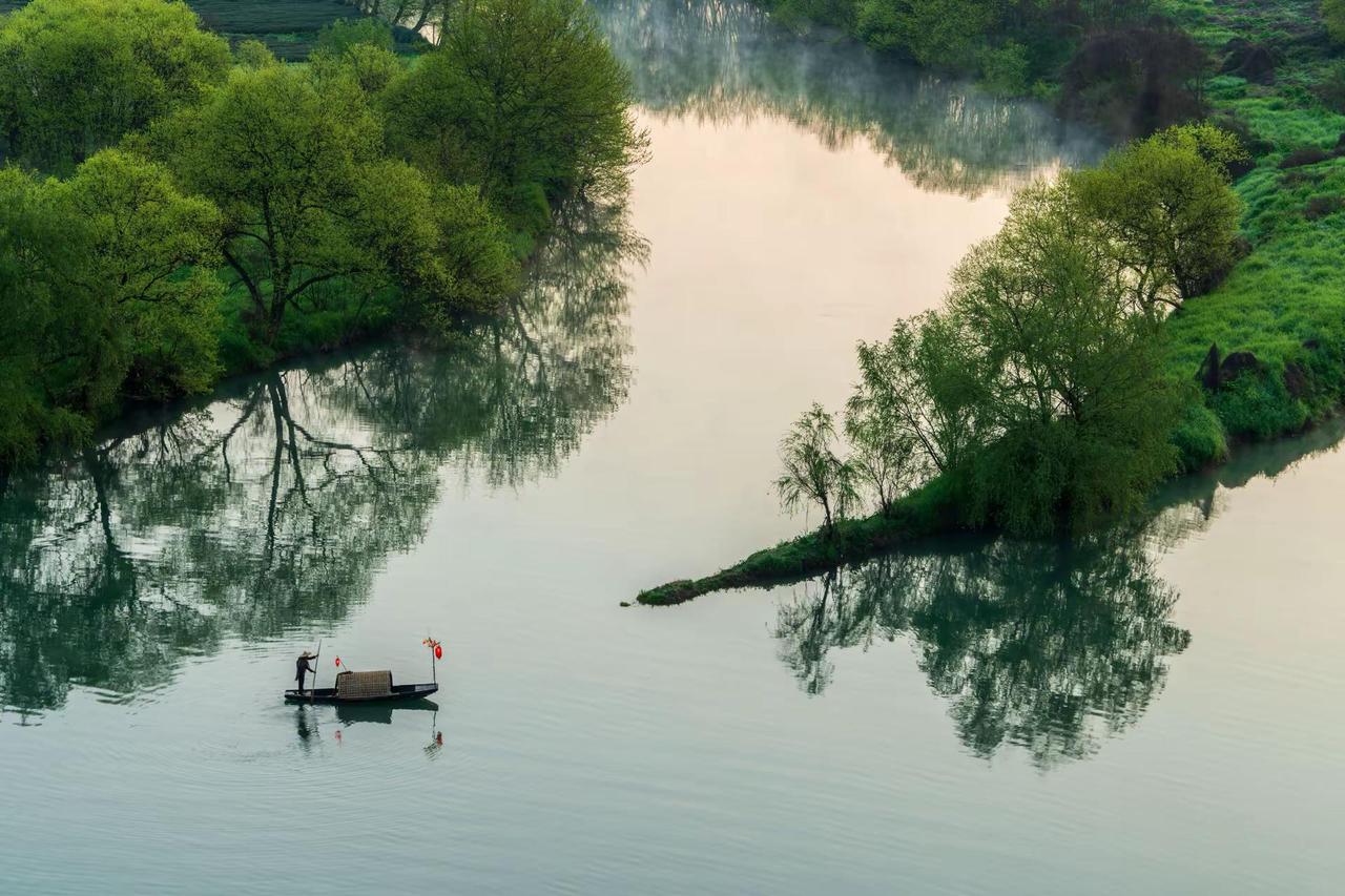 婺源月亮湾。婺源月亮湾摄影风光摄影风景摄影旅行摄影的诗意瞬间