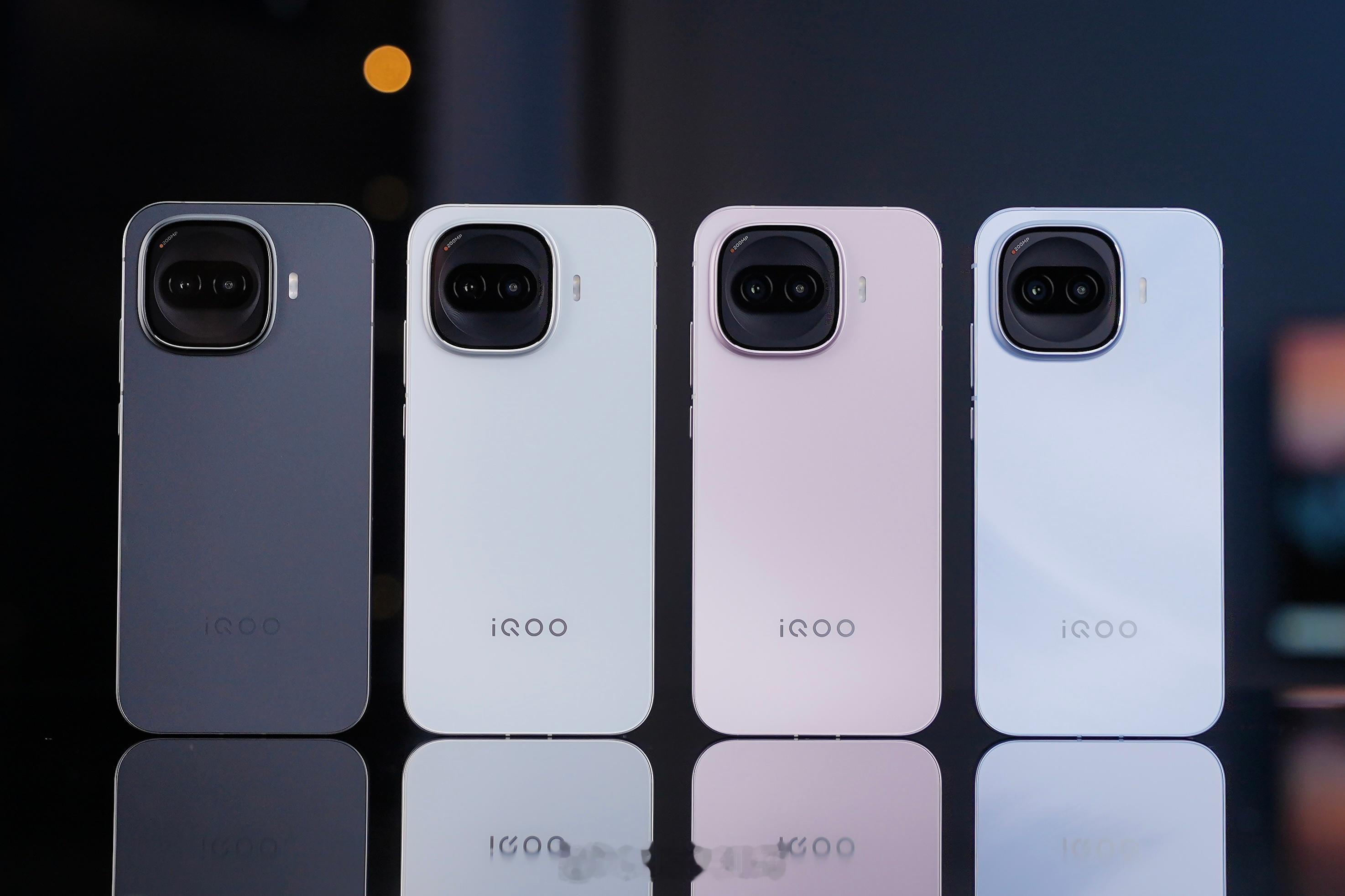 iQOOZ11Turbo真机实拍6.59英寸中屏、直边金属中框、玻璃后盖，全