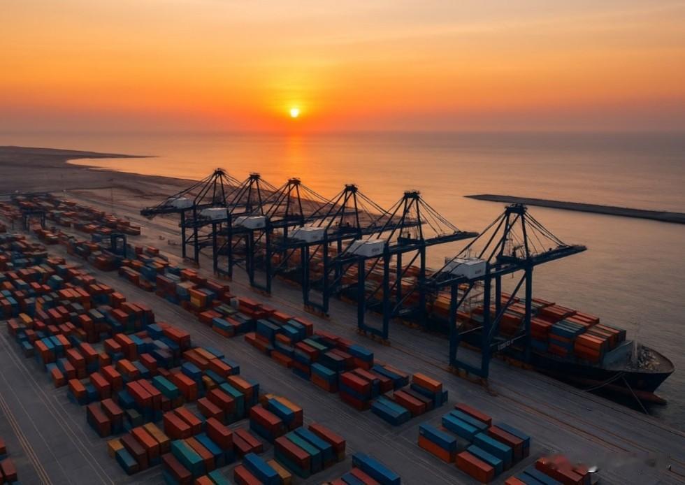 2月12日，中国外交发言人林剑在例行记者会上，直接硬刚美国抹黑秘鲁钱凯港的言论，