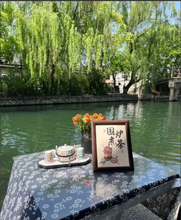 朋友的儿子高考考了612分，放弃了211院校，执意要复读。复读一年后，考了635