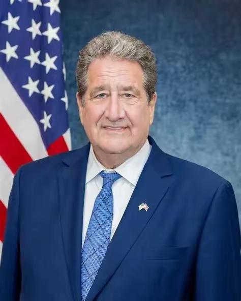 美国驻菲律宾大使昨晚发了一篇声明。说中国海警蓄意撞击菲律宾船只，强烈谴责。