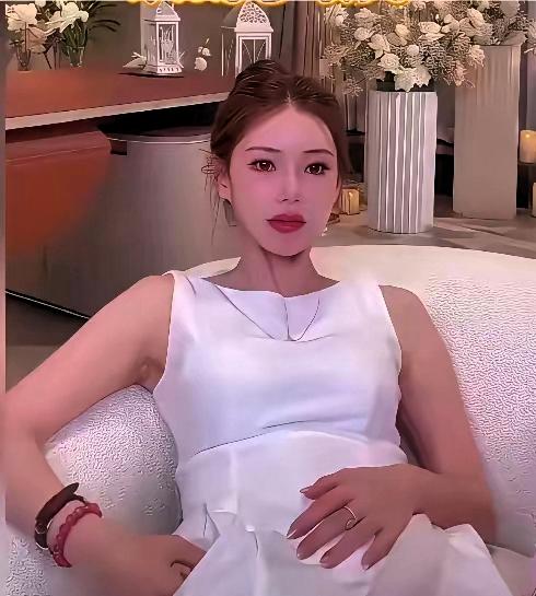 麻六记准儿媳，挺着肚子还直播，这到底行不行。马筱梅怀孕七个月了，大家都知道了，