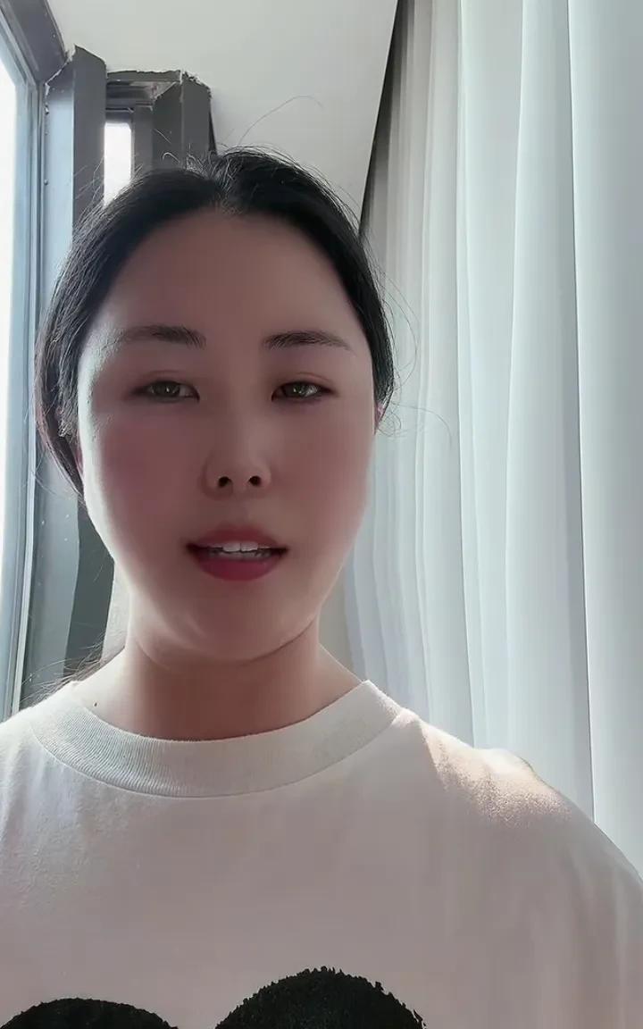 张卓毅妈妈说，看到别人家的孩子赔偿几万块钱就走了，为什么我家的孩子要赔偿18万？