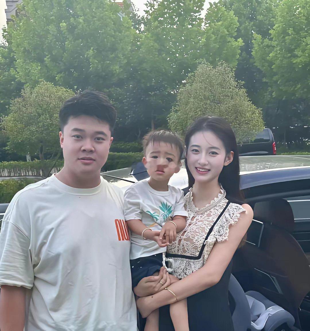 一眼便能瞧出，爸爸的基因相较于妈妈的更为强大