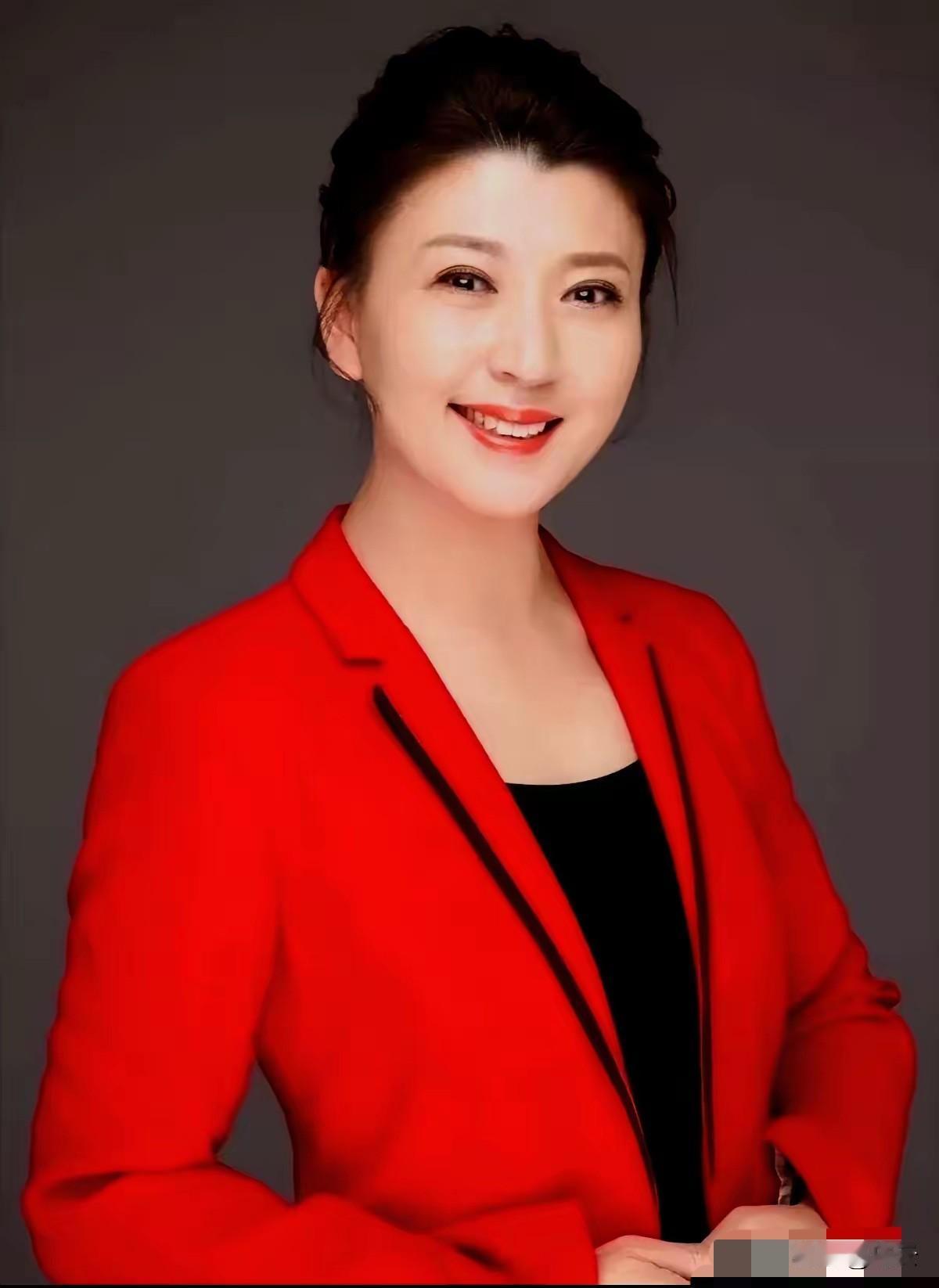 闫学晶的通告一出，就知道这次国家是铁了心要整治她了。​之前就传闫学晶因为在社