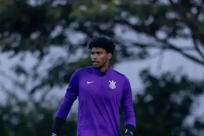 皇马砸5000万抢人，巴萨只能捡漏毕尔巴鄂刚想留人，皇马直接拍解约金。尼科