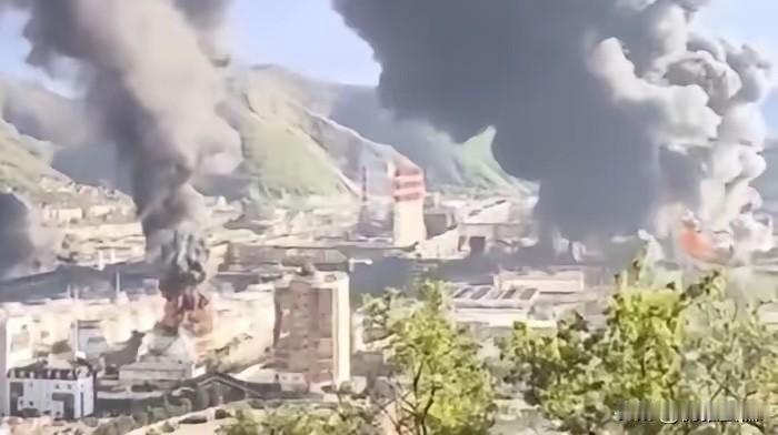 乌军对俄南部最大炼油厂发动袭击，图阿普谢炼油厂——是俄罗斯黑海沿岸唯一炼油厂，