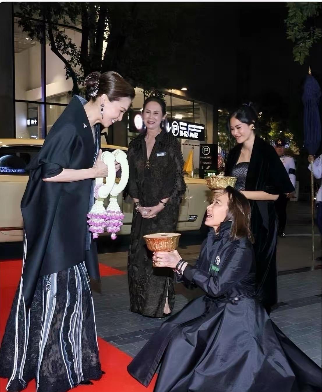 苏提达王后，一回泰国就变了！5天8套造型，中国行的苏堤达，那是风靡了全球，奈何