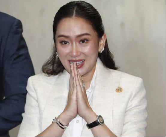 阿努廷刚上任，屁股还没坐热，泰柬边境突然炸了，73岁泰王亲自出手。 当地时间