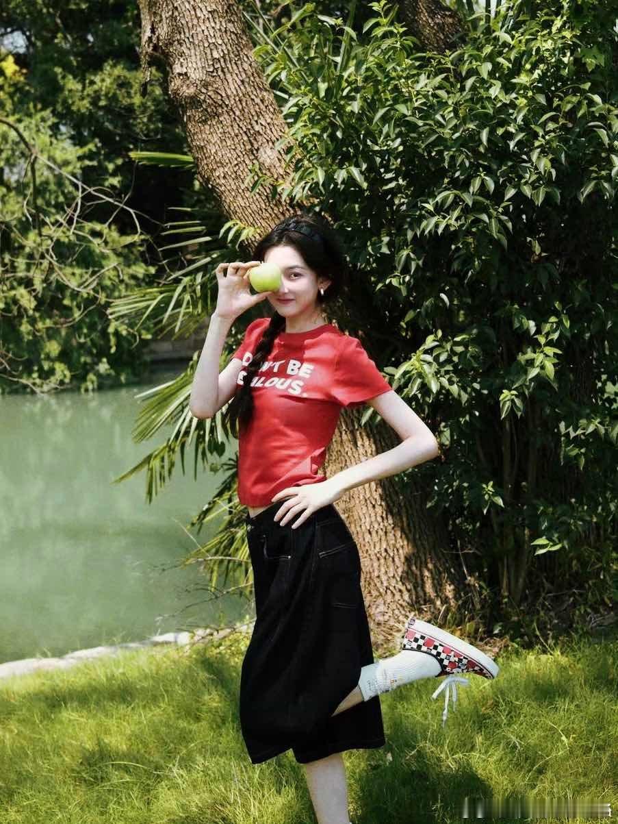 宋祖儿六宫格plog宋祖儿森呼吸宋祖儿森呼吸🌳​​​