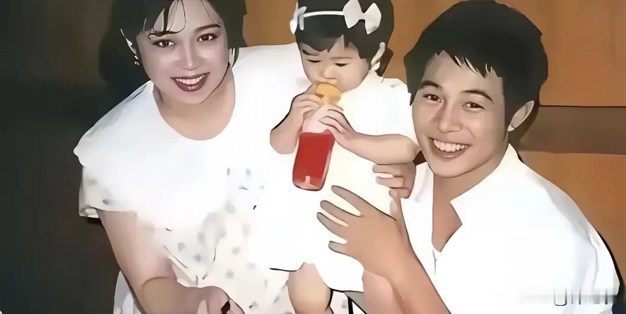 李连杰和黄秋燕的两个女儿，被网友们嘲讽，说李连杰只爱和利智生育的两个女儿。而