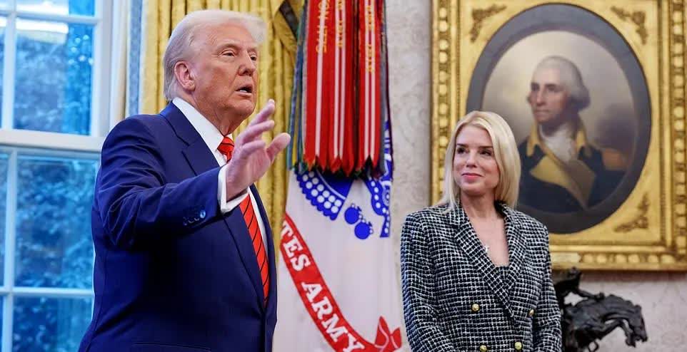 老特下令司法部长公开爱泼斯坦相关的大陪审团证词，为自己正名。帕姆·邦迪回应道