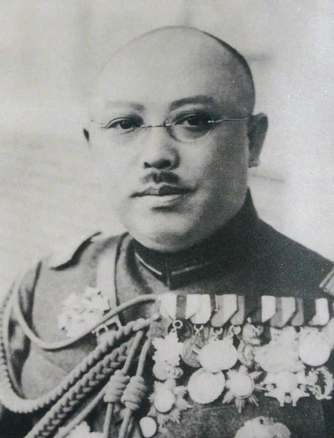 1918年，美女人妻钱秀芬，应邀前往唐继尧家中打麻将，谁知，唐继尧竟当着众妻妾的