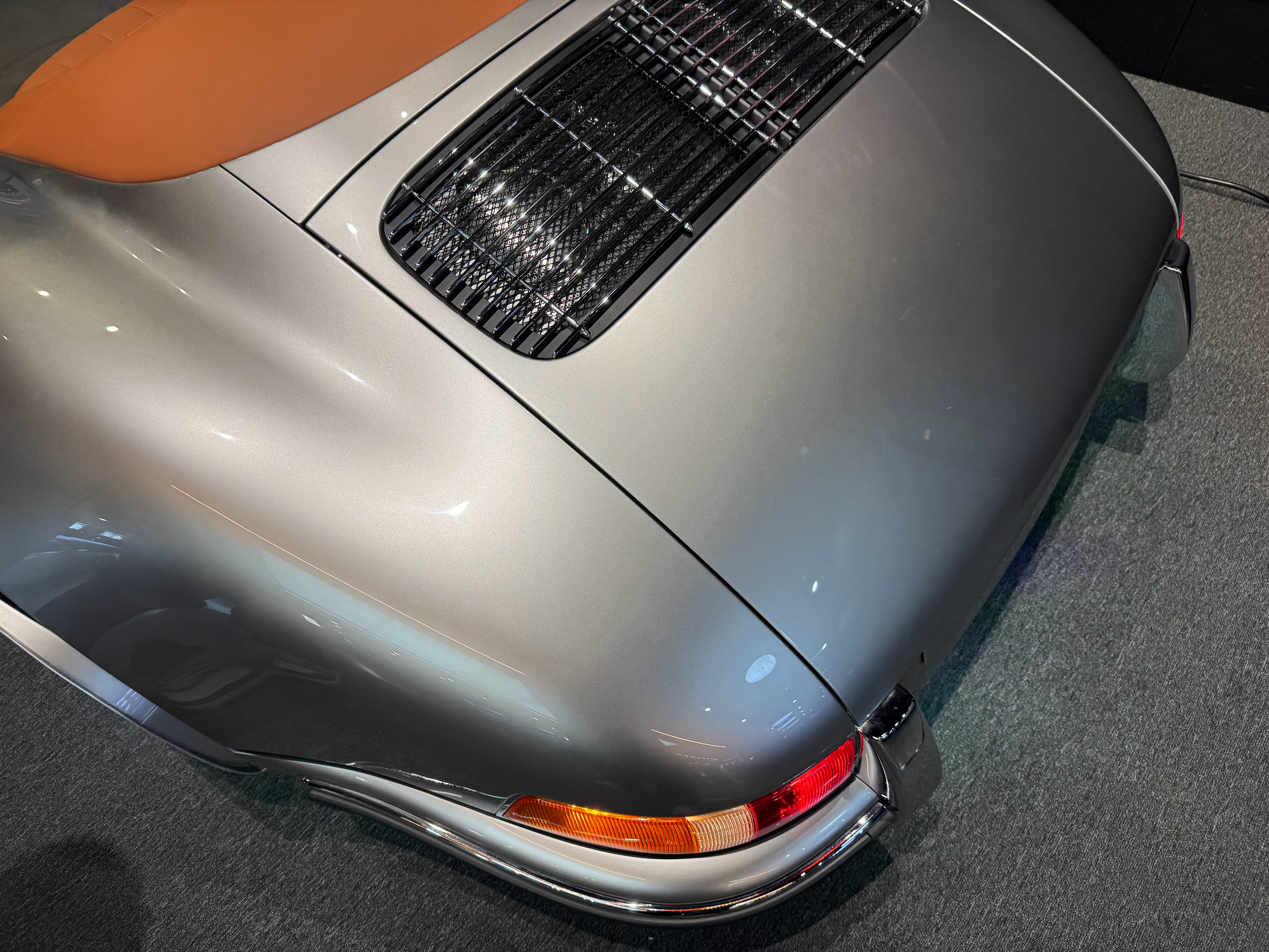 这车头小沙发有点意思当然它的价格更有意思了