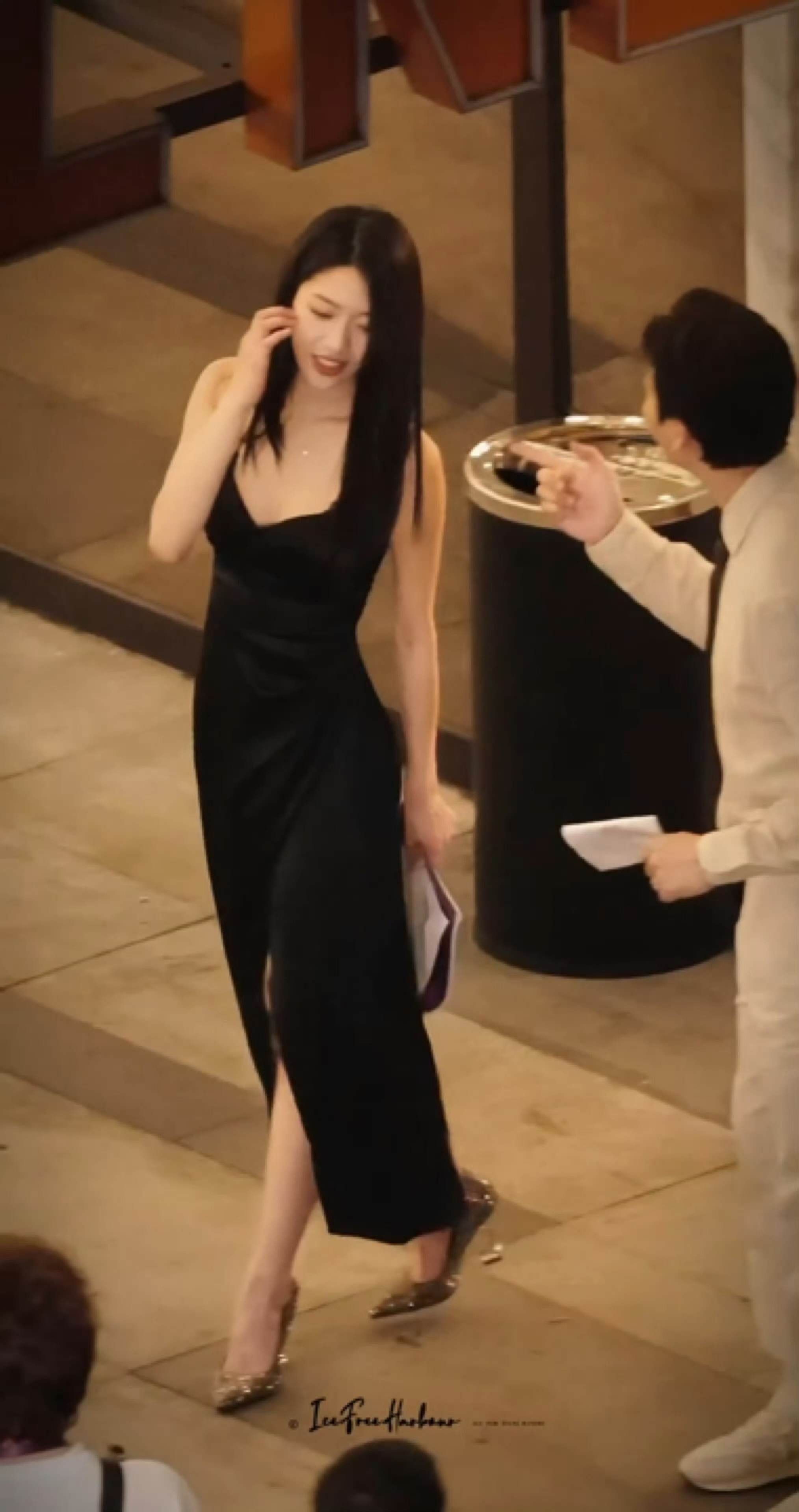 向涵之黑裙身材真的绝了！大早上就喷鼻血，太美了吧！