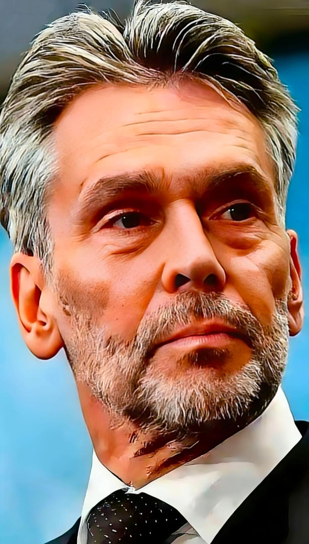 荷兰开始“明抢”了 2月12号的消息，安世那边不但不把闻泰科技的家底吐出来，