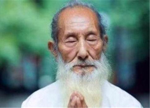 说说长寿？别光盯着基因看，活得长不长，关键还得看你平时那些“小动作”！没错，就是