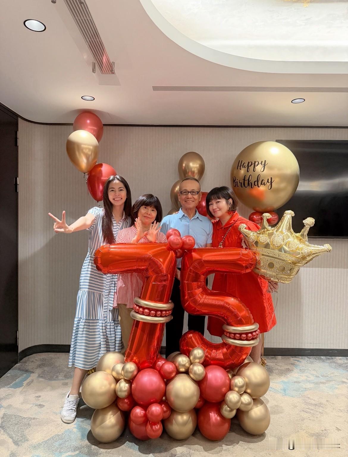 确实不像准备合体的样子！又释怀了…看她开心健康地活着比什么都重要[哭哭][流泪