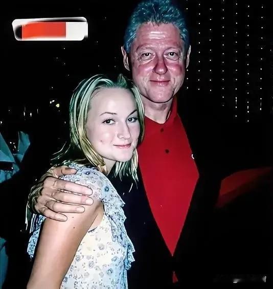 为啥每次出事都揪着克林顿？难道他在美国就没有一点人缘吗？再怎么说也是当过总统