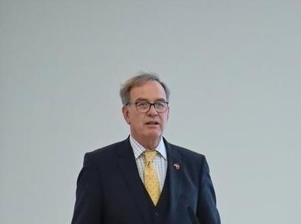 德国教授直言：中美开战等于“白白赔钱”，美国为何不敢轻举妄动？