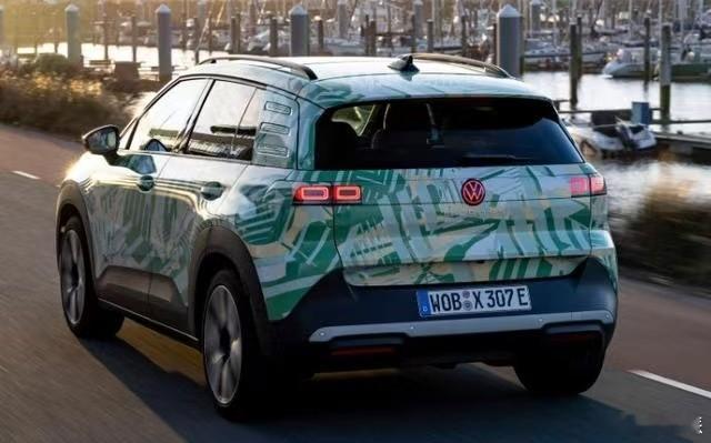 大众发布ID.cross原型概念车官图，定位纯电版T-Cross，尺寸升级接近紧