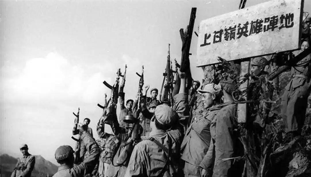 在上甘岭战役中，17岁女兵蒋振娟目睹志愿军被美军炮击的惨状后，心理彻底崩溃，从此