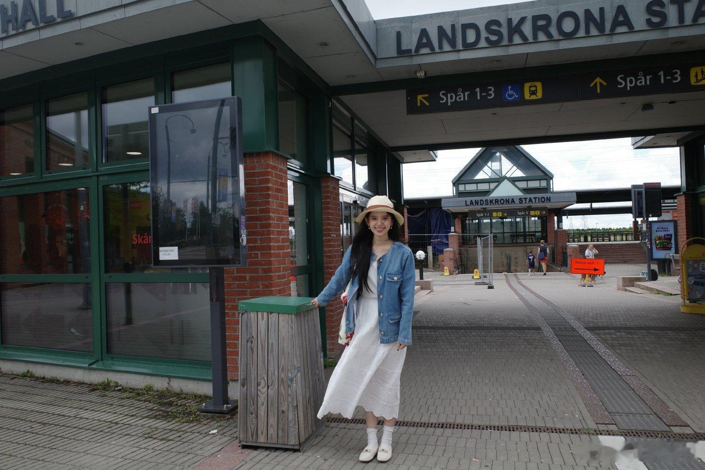 张婧仪的营业让人看了心情都变好了