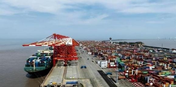 只要中美开战，中国一定会攻打美国本土，这是毫无疑问的。因为美国侵犯中国了。中国只