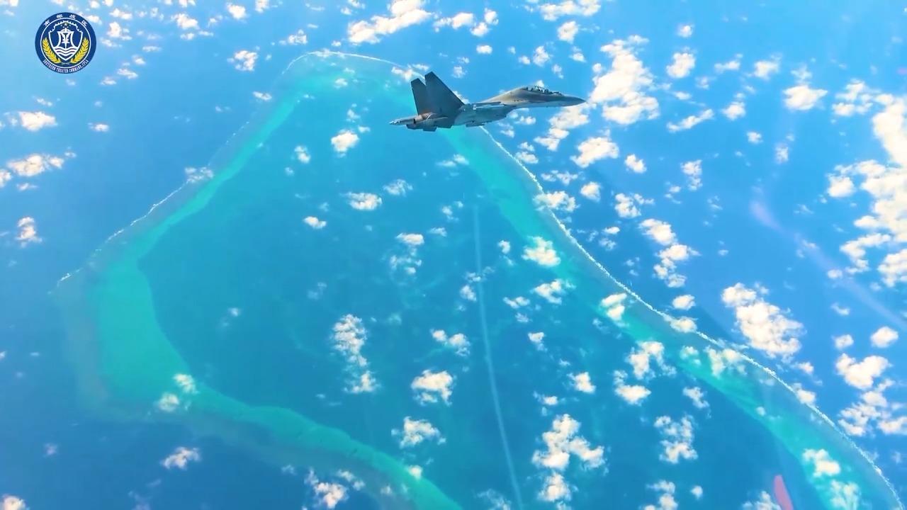 美国又跳出来瞎掺和南海的事，明摆着不认咱们对黄岩岛的主权！就在近日8号，美国国务