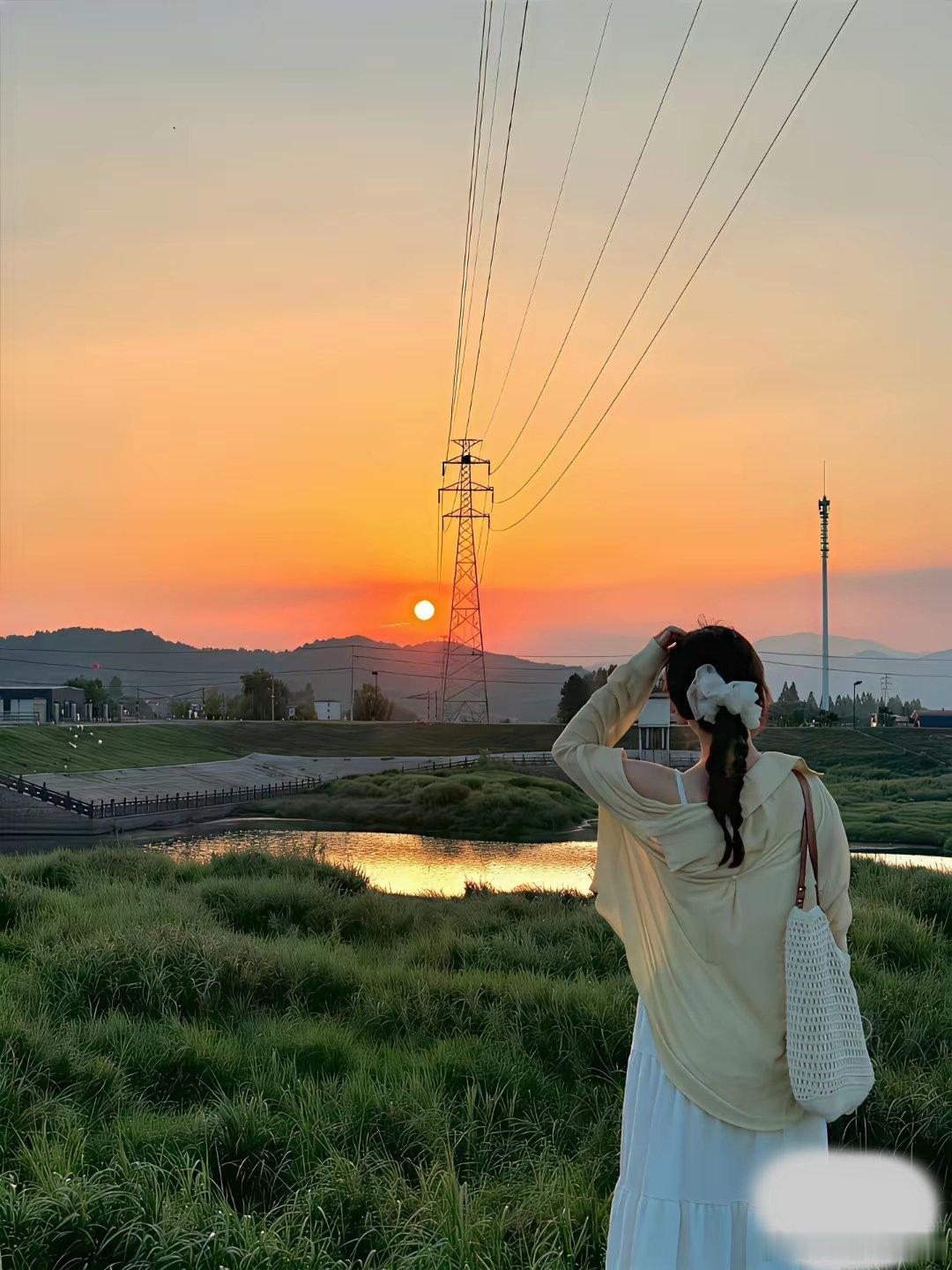 禄绊犯桃花 远方的弟子要求我帮看一女人的八字：壬寅 己酉 壬子 辛亥 我看