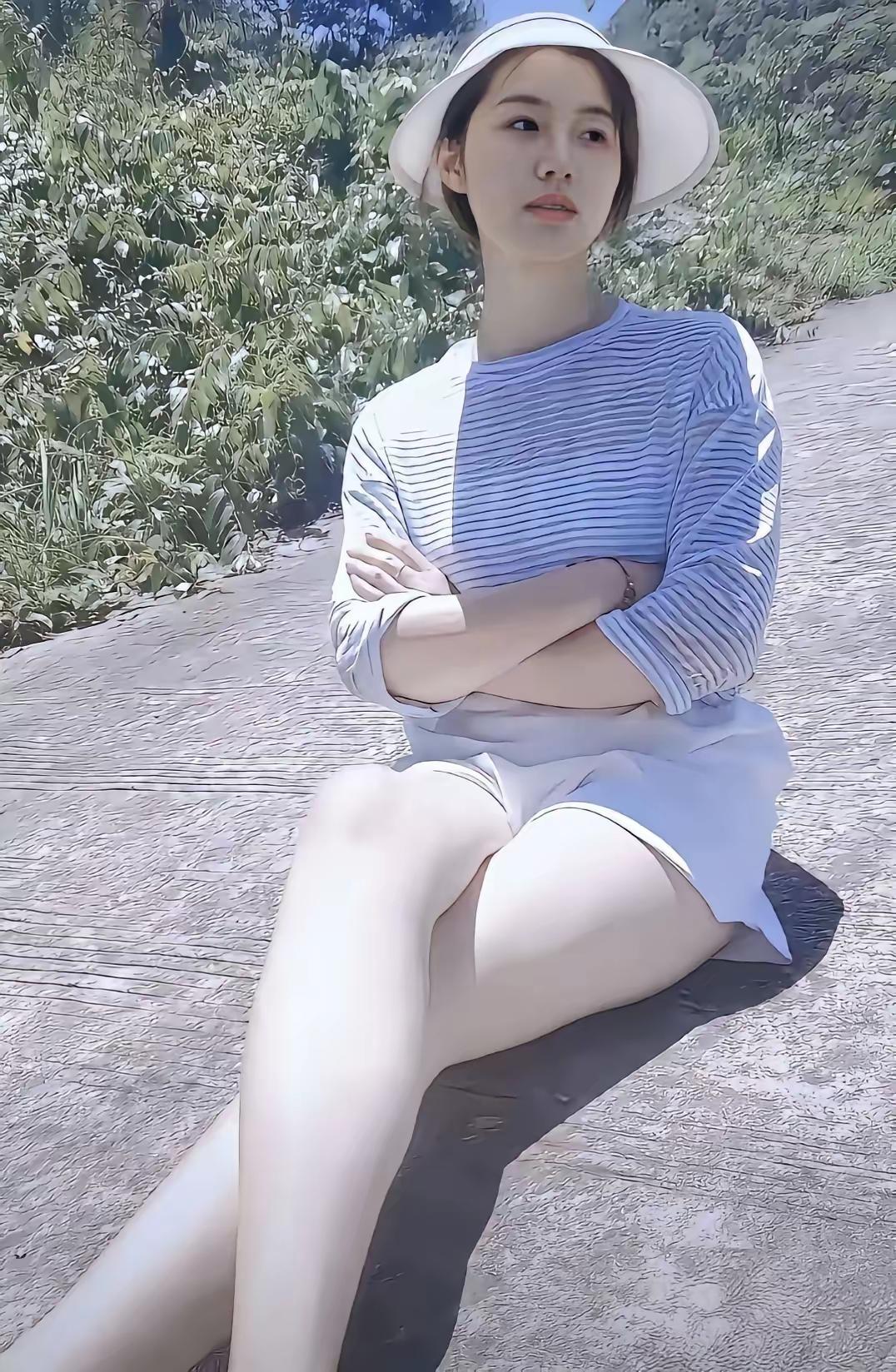 这皮肤比白种人都白。