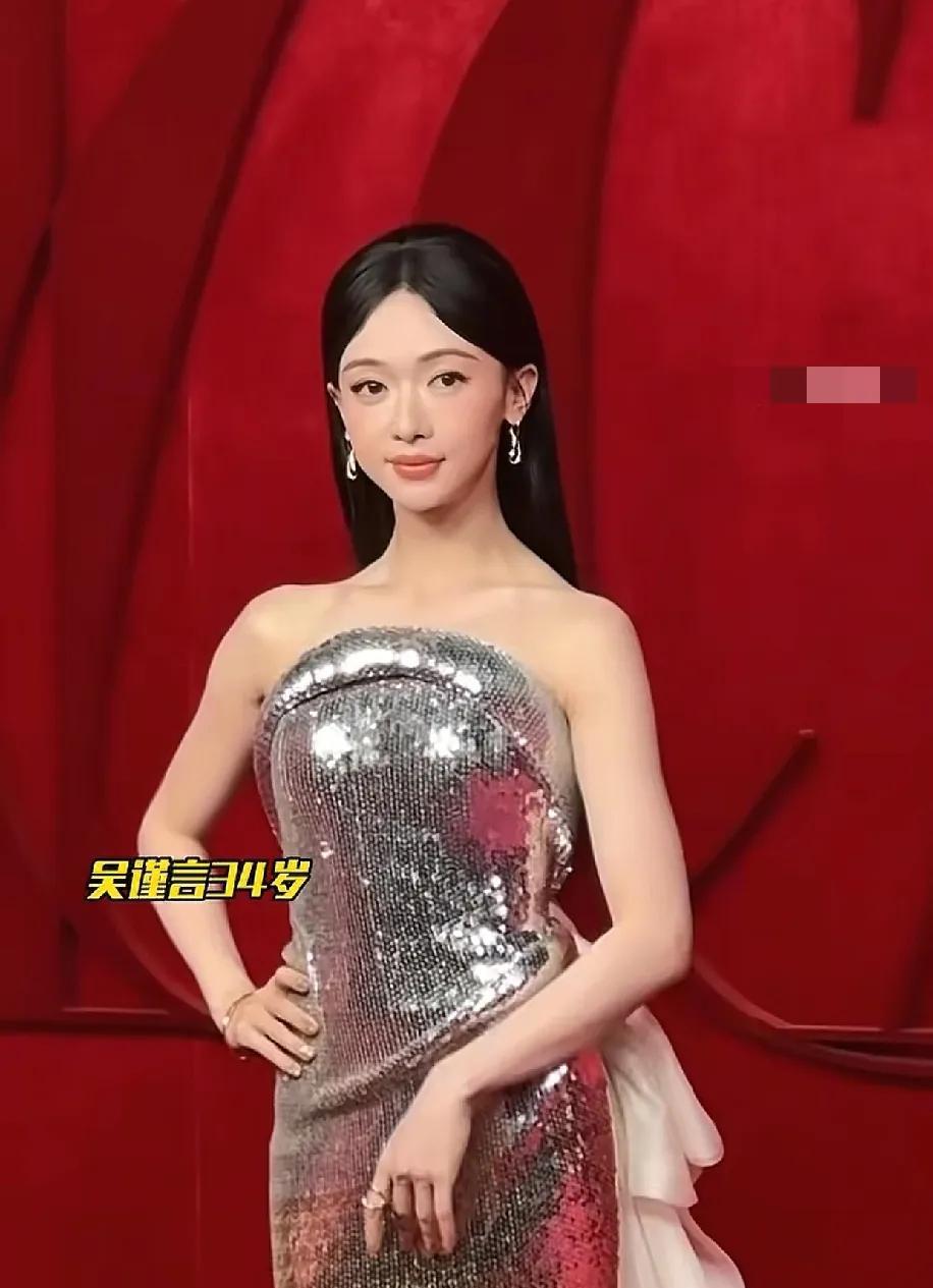吴谨言冲上热搜！5月28日，吴谨言突然冲上了热搜，只因为她刚生产完孩子不久首次