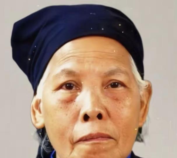 1947年生在越南的隆美兰，后来嫁到了广西龙州。1979年对越反击战打起来时，她