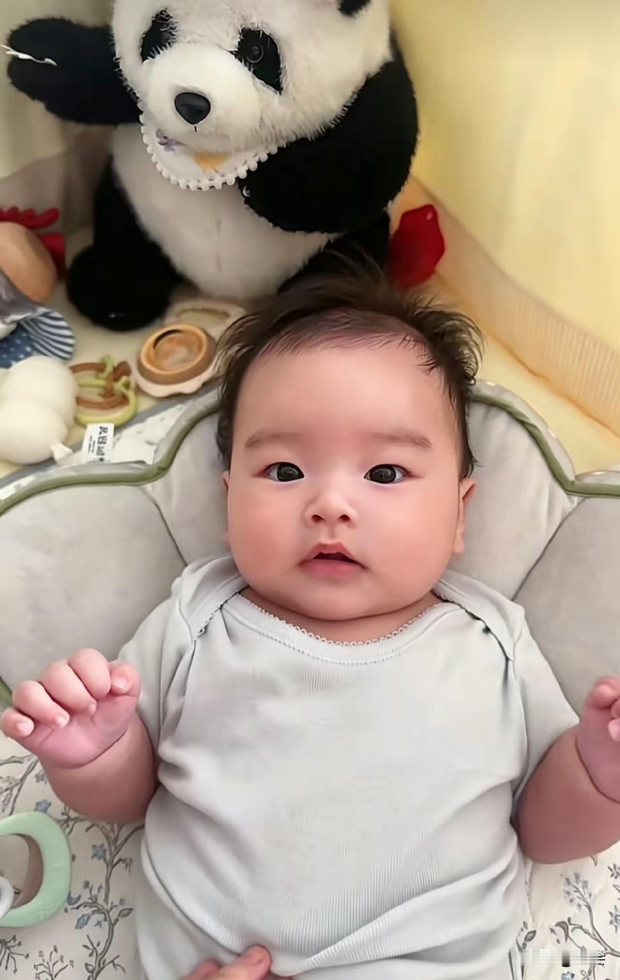“宝宝圆又胖，日子一定旺！”马筱梅晒出三个多月大的大壮啦，这大脸娃也太萌了吧！现