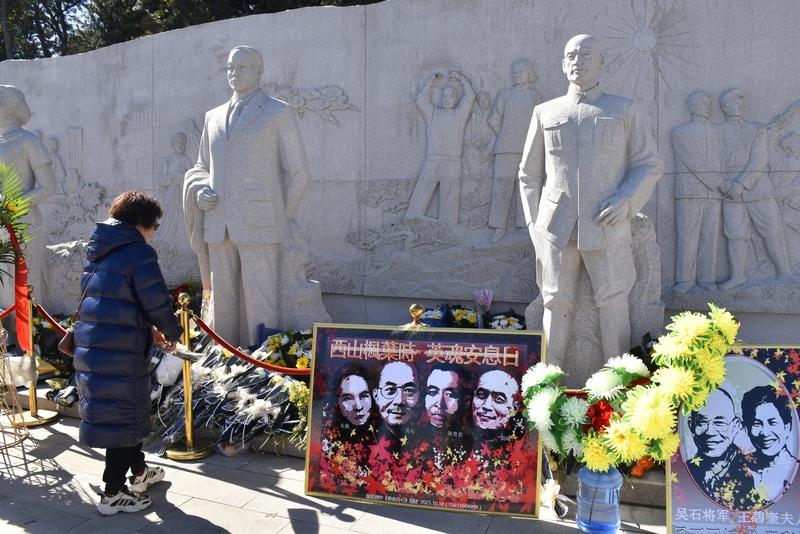 要说《潜伏》是不是最好的谍战剧，还真不好下结论。最近《沉默的荣耀》很火，它和《潜