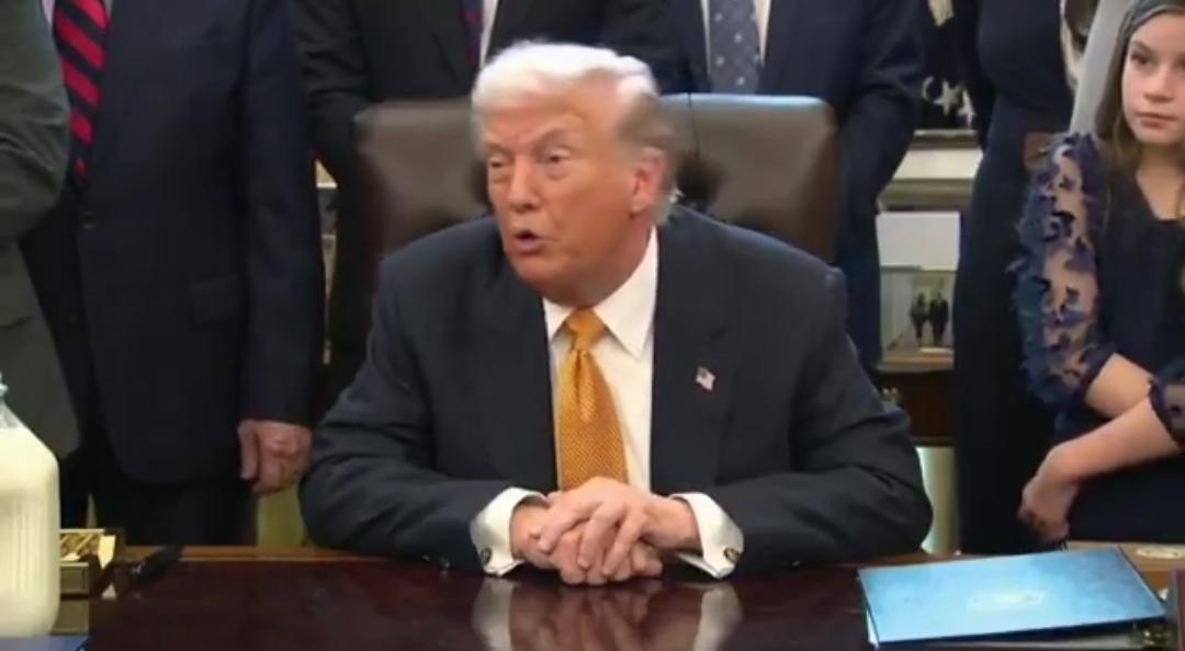 川普总统扔出一个重磅问题。我们抓了92名索马里人，涉嫌欺诈政府。但他们的