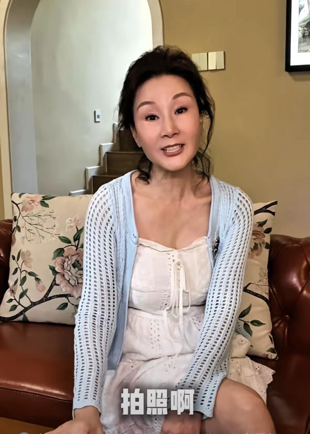 我刷短视频，总看到博主在大平层喝咖啡，家里沙发看着都贵。后来才知道，那房子是租来