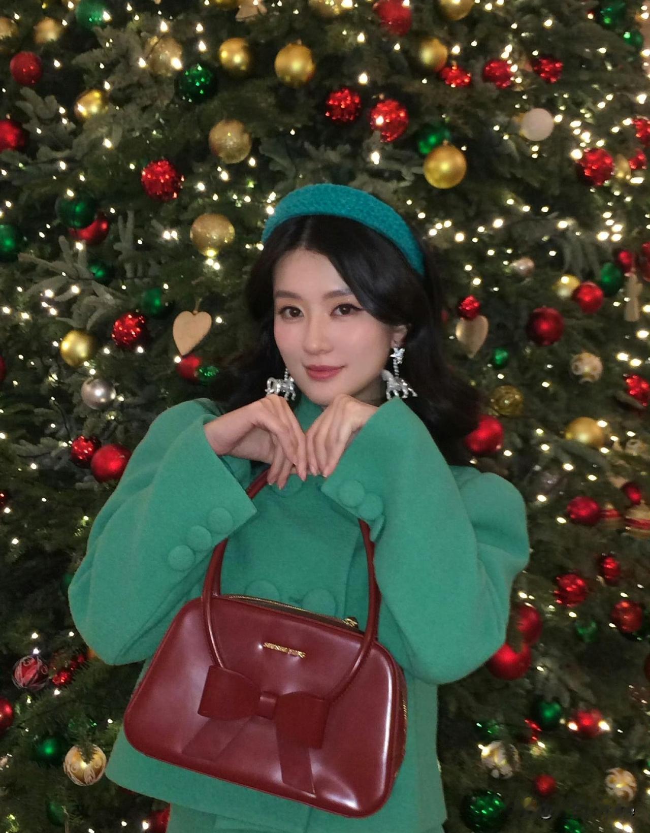 12月25日，乔欣平安夜晒照，一开始以为是哪家酒店，结果有人说这是她家！瞬间哑口