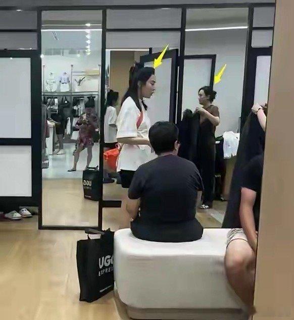 朱媛媛女儿才16岁，现在我理解去年辛柏青陪朱媛媛及女儿在澳洲表情沉重的原因了他知